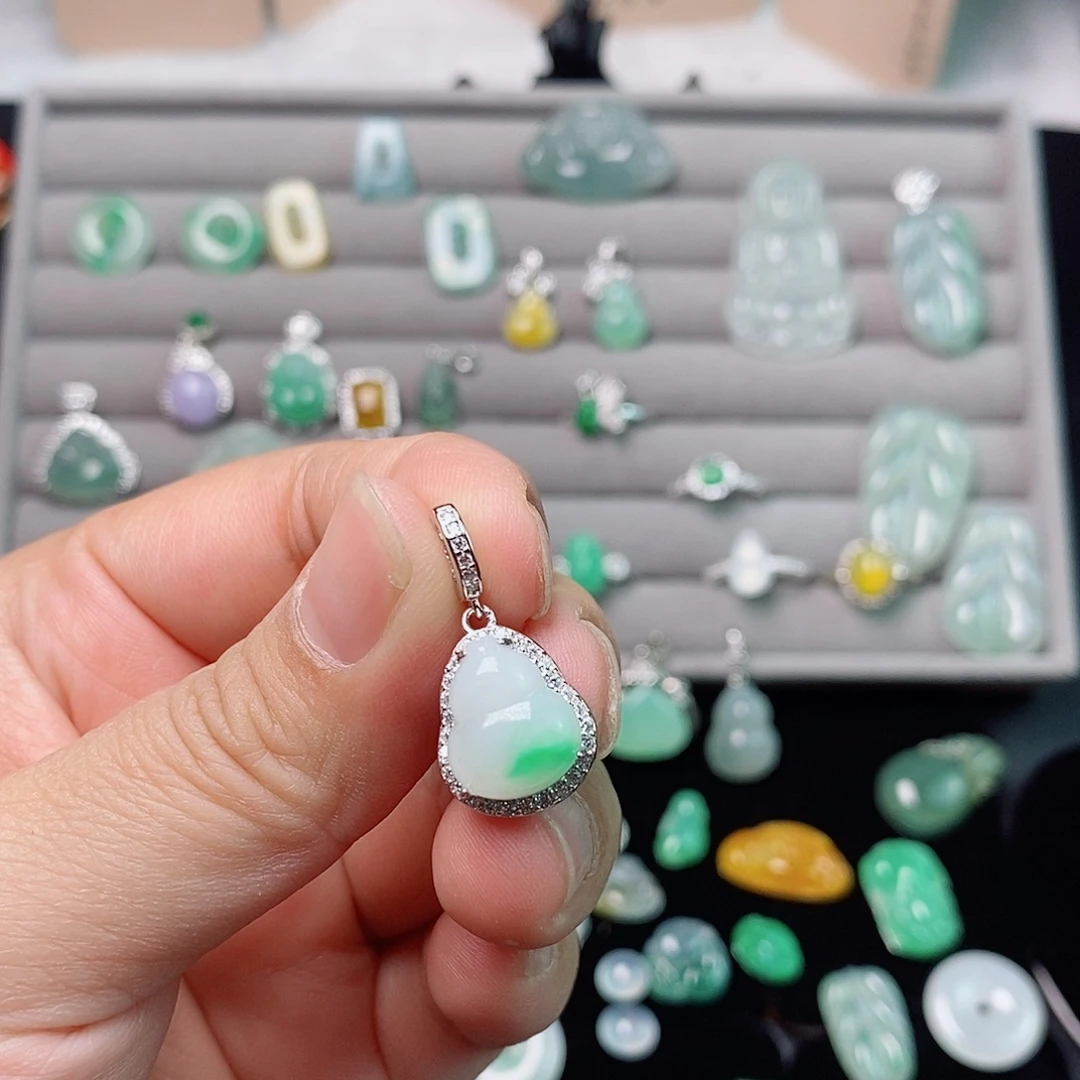 翡翠银S925镶嵌颈饰葫芦