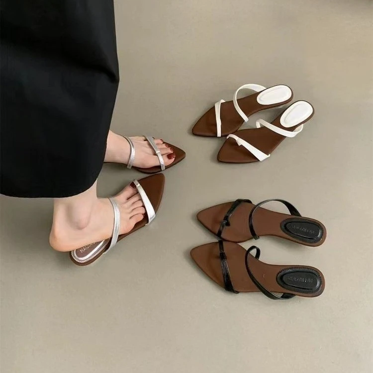 网红百搭一字带低跟拖鞋女夏季外穿2025年新款简约时尚气质凉拖鞋