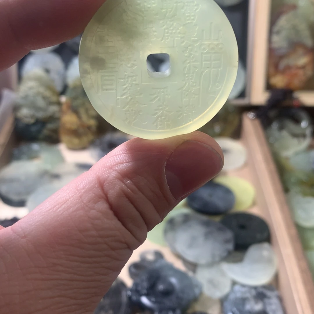 【闪购商品】蛇纹石玉颈饰未镶嵌