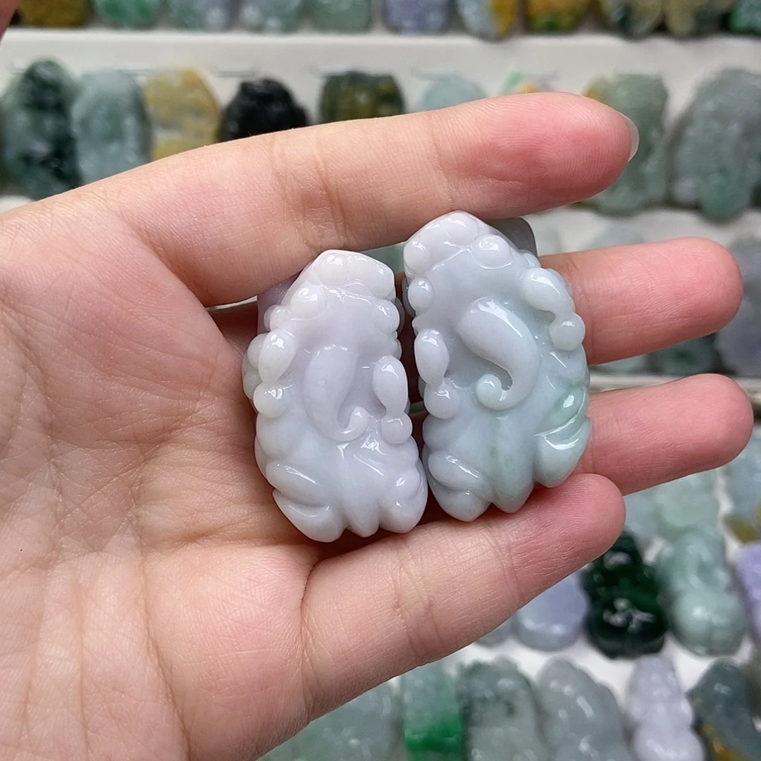 翡翠未镶嵌吊坠(赠链)口含珠