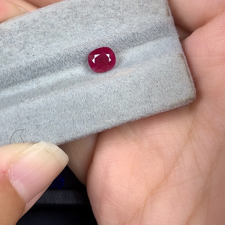 红宝石裸石1,25ct缅甸鸽血红红宝石