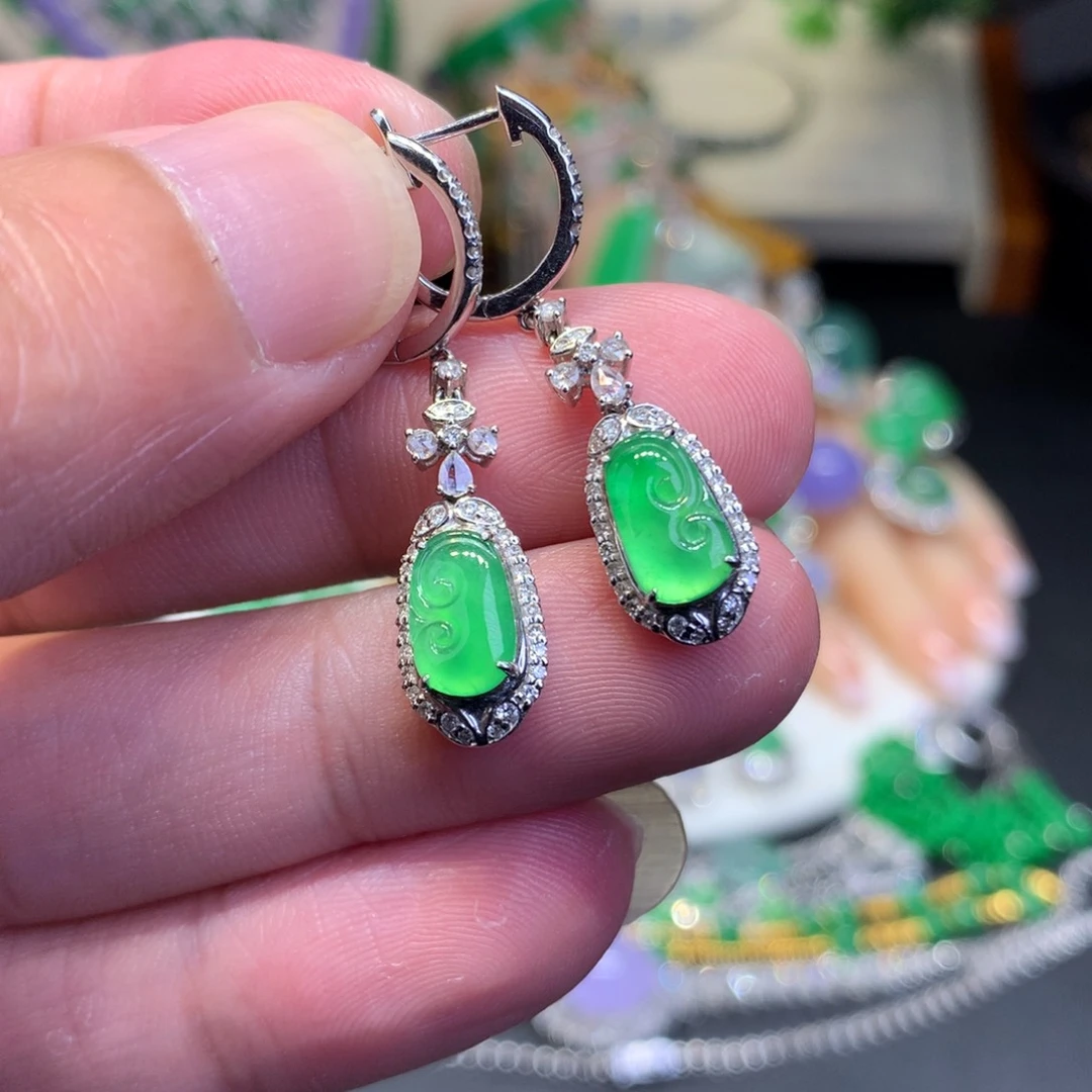 翡翠18K金镶嵌耳饰如意