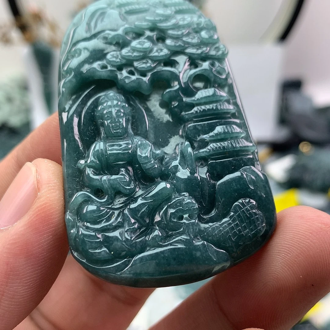 翡翠未镶嵌颈饰文殊