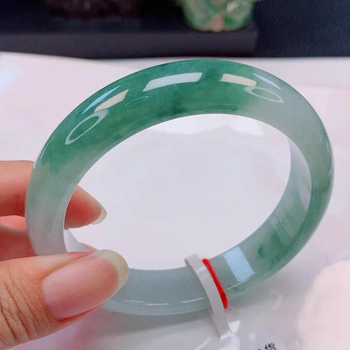 翡翠未镶嵌手镯58圈