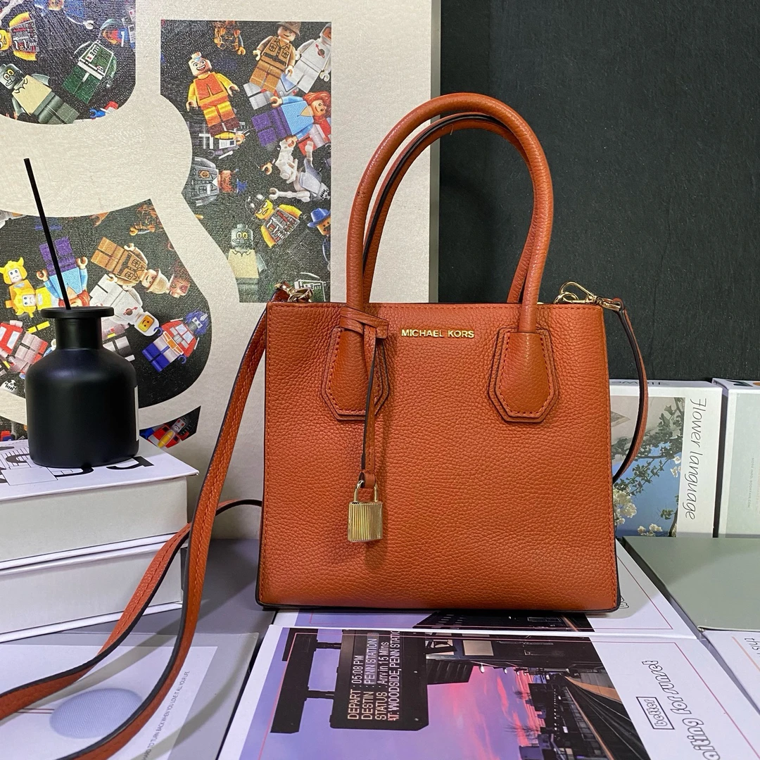 95新 MICHAEL KORS/迈克高仕 22098斜挎包21*18
