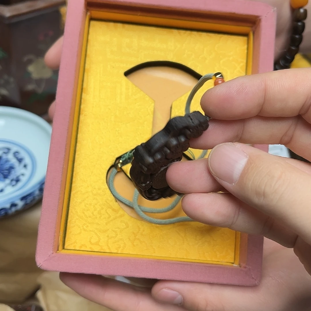 大叶紫檀（黑酸枝木类）