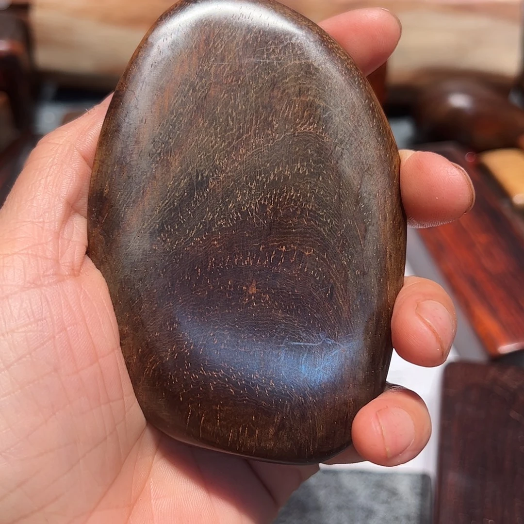 交趾黄檀（大红酸枝）二**玉