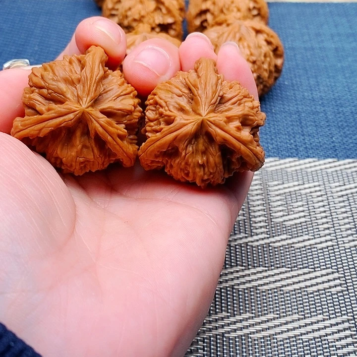 强***5吊坠文玩核桃三棱