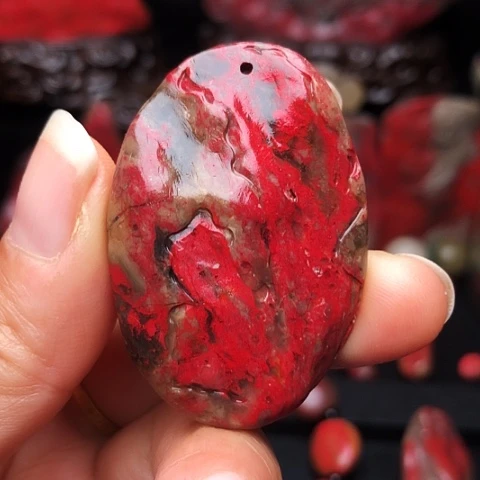 昌化鸡血石昌化鸡血石挂件