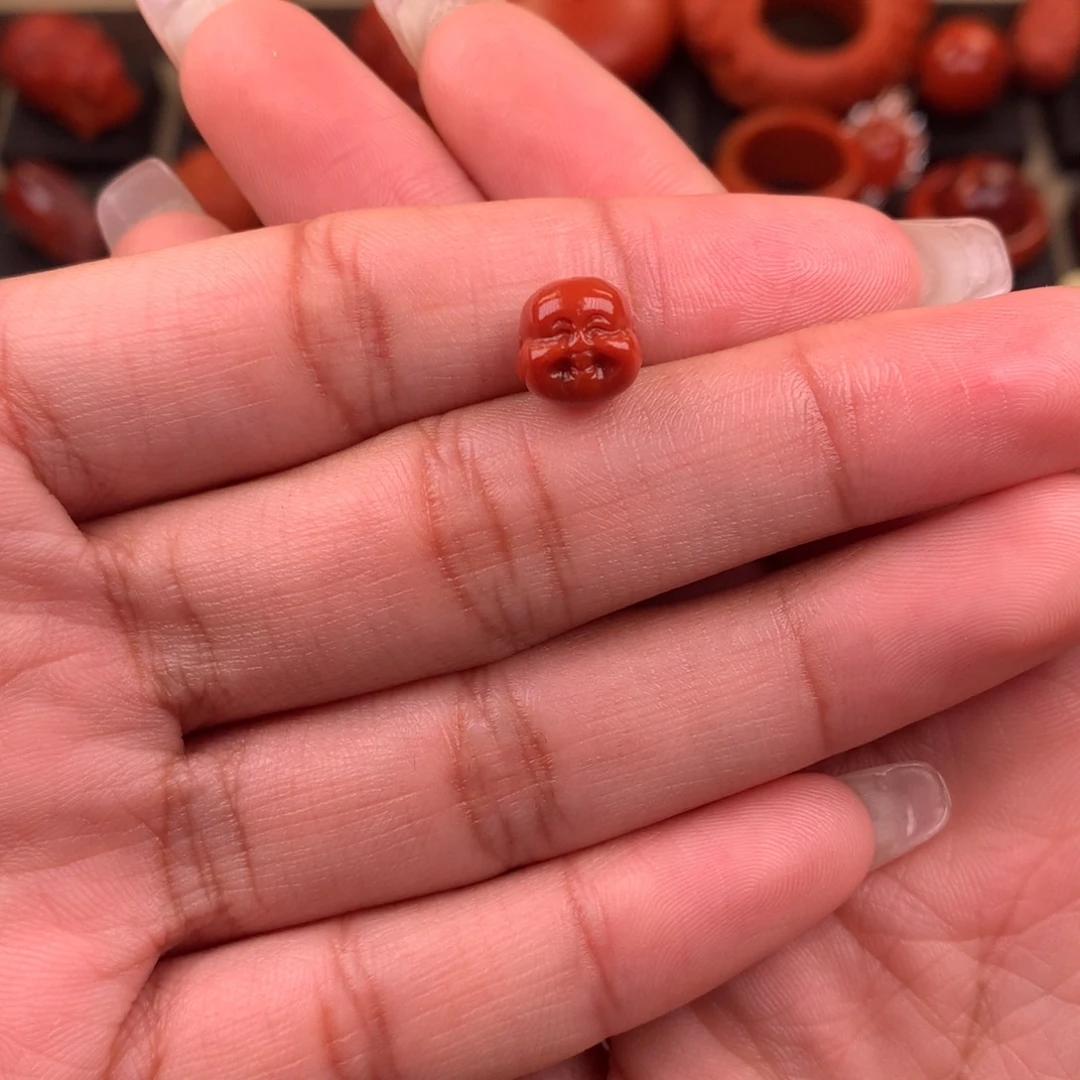 南红玛瑙未镶嵌笑佛8+