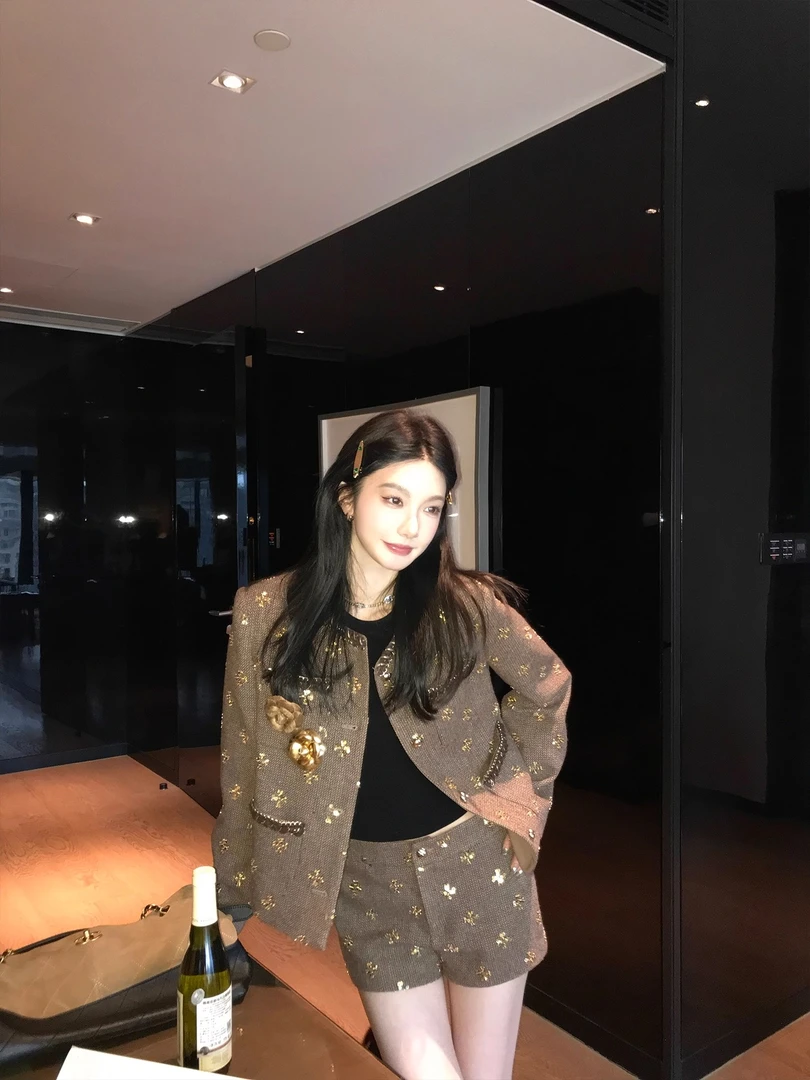 【贵贵千金】重工亮片绣花人字纹小香风呢子外套短裤气质轻奢套装