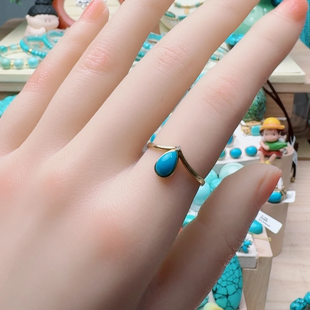 绿松石18K金镶嵌戒指