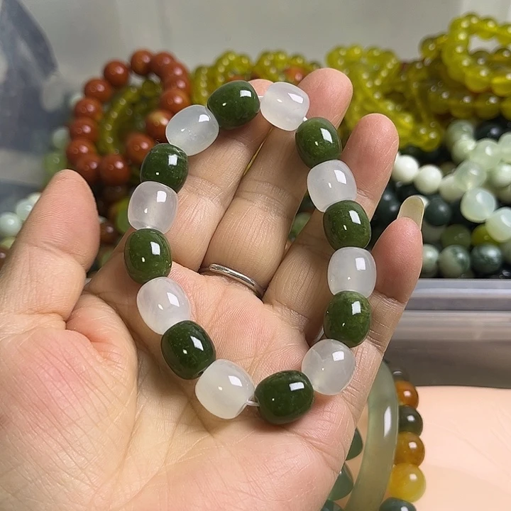 合金蛇纹石玉颈饰