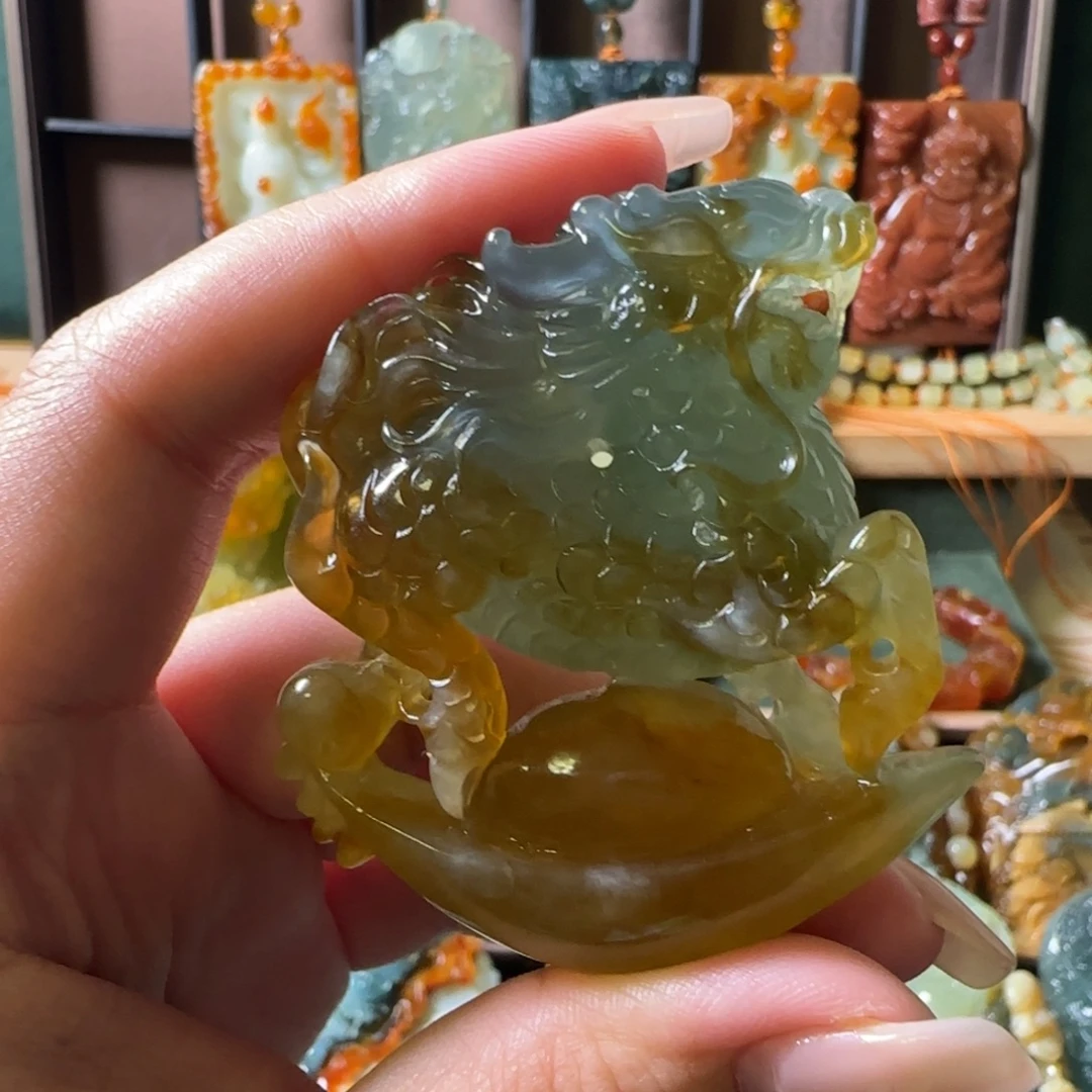 鑫***司未镶嵌岫玉颈饰麒麟