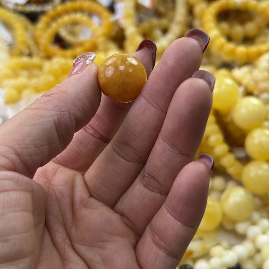 琥珀珠宝奇石未镶嵌