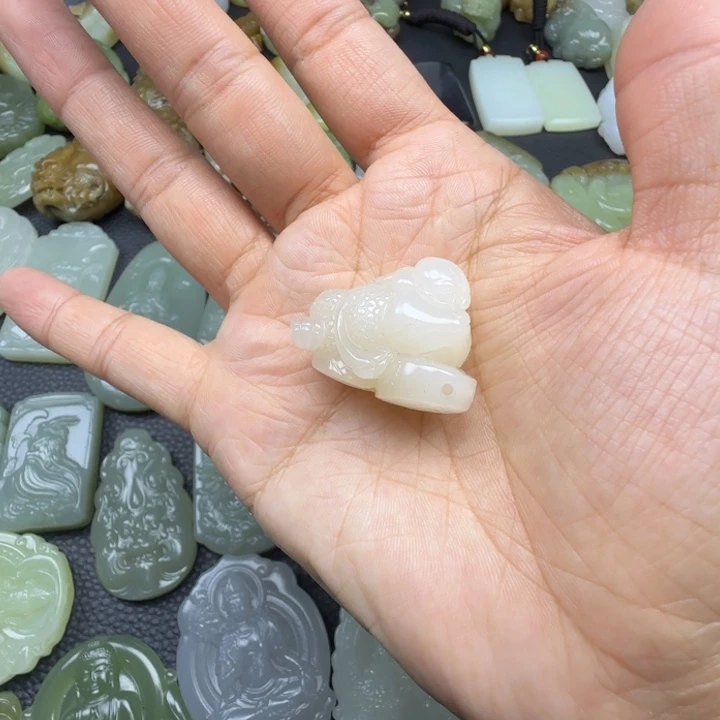 和田玉未镶嵌珠宝奇石