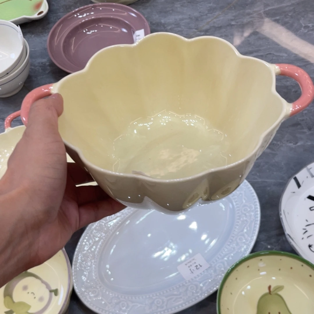 陶瓷微瑕餐具介意勿拍，满18飞！