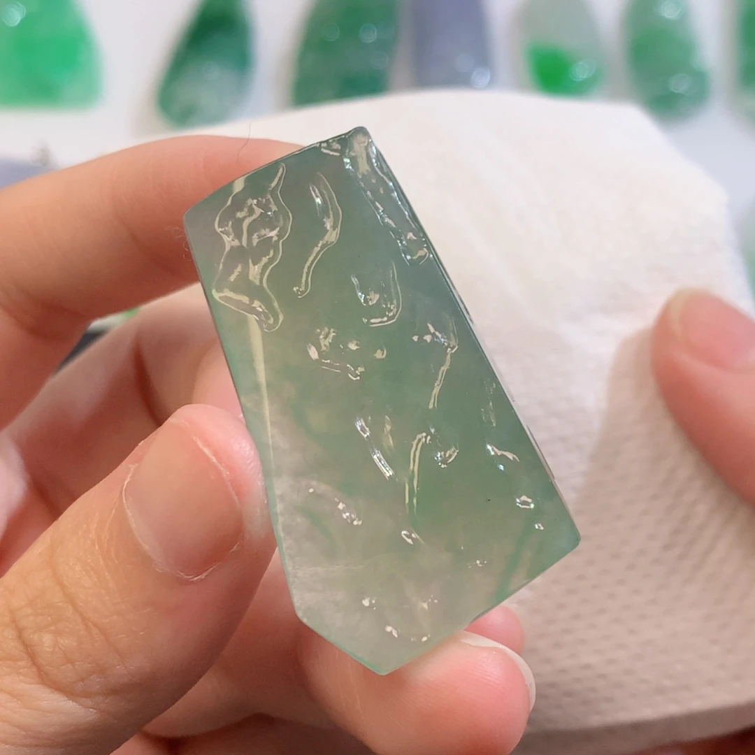 翡翠未镶嵌吊坠(不含链)