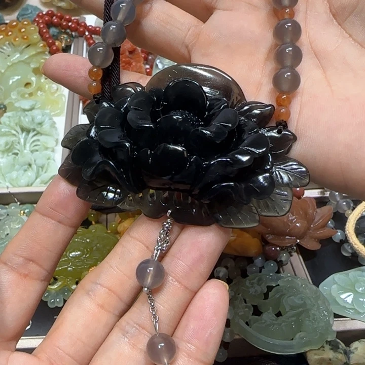蛇纹石玉未镶嵌吊坠