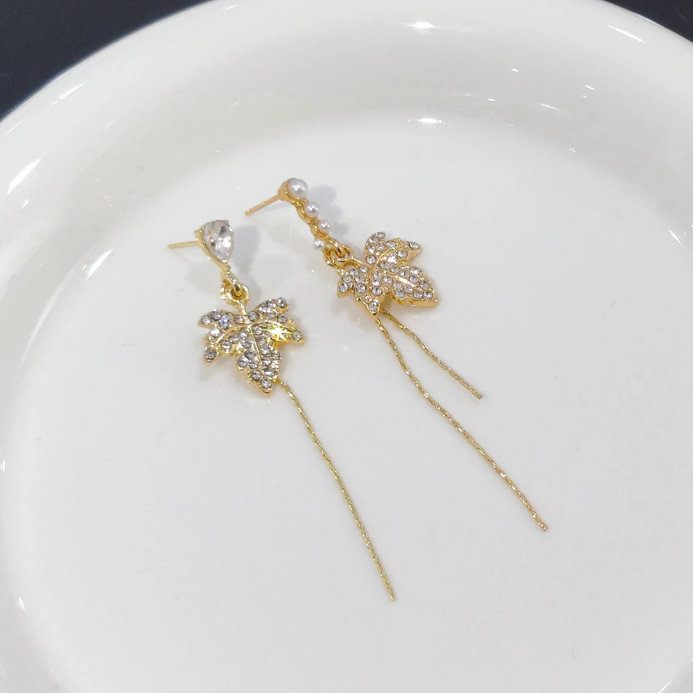 铜合金耳饰 气质轻奢时尚百搭小众长款超仙精致耳环N2181