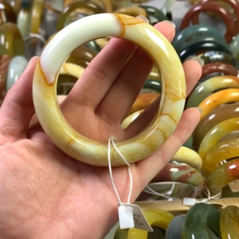 岫玉手镯未镶嵌吴*极花玉