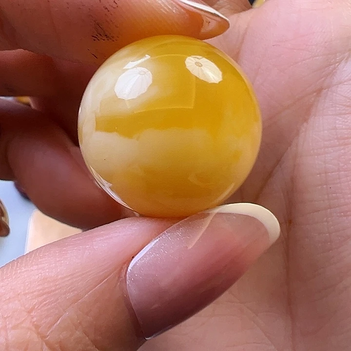 蜜蜡未镶嵌珠宝奇石