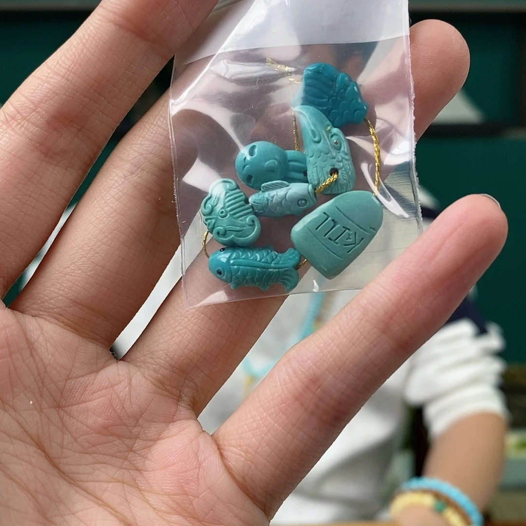 绿松石未镶嵌珠宝奇石