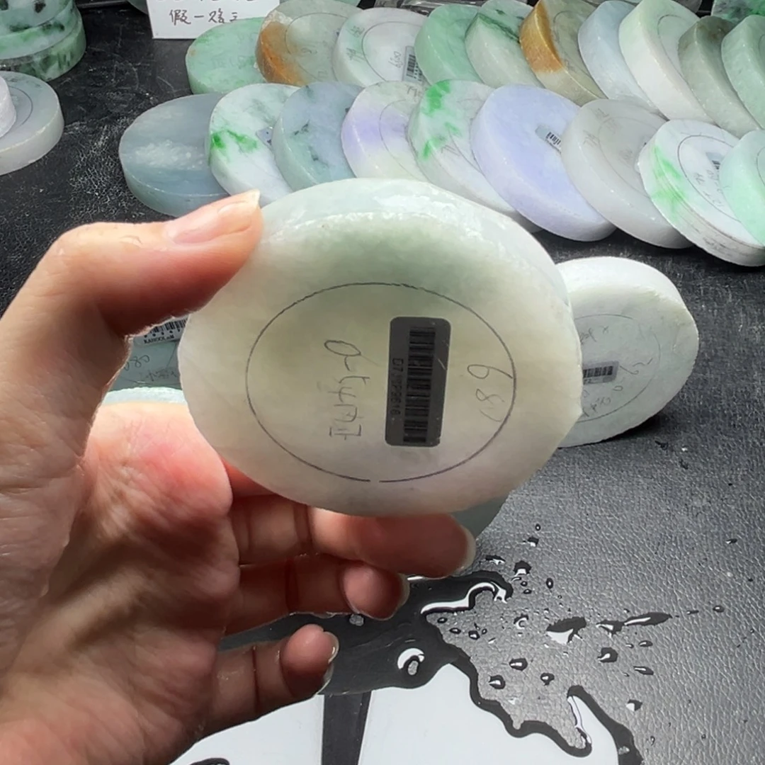 未镶嵌翡翠手镯定制翡翠