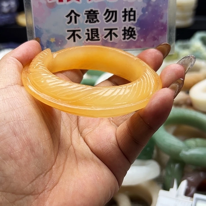 未镶嵌手镯石英岩玉