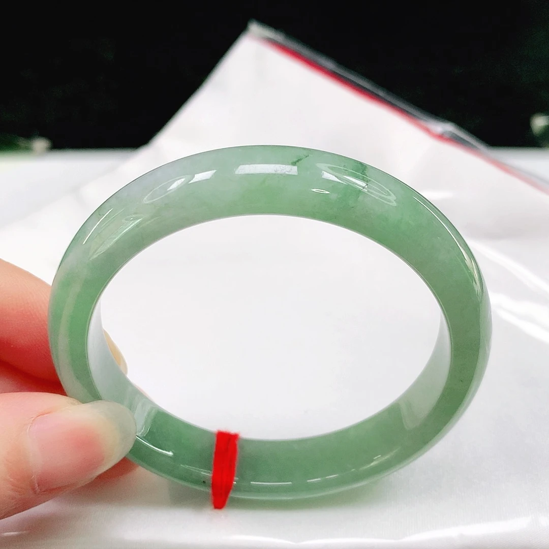 翡翠手镯未镶嵌12 号翡翠手镯