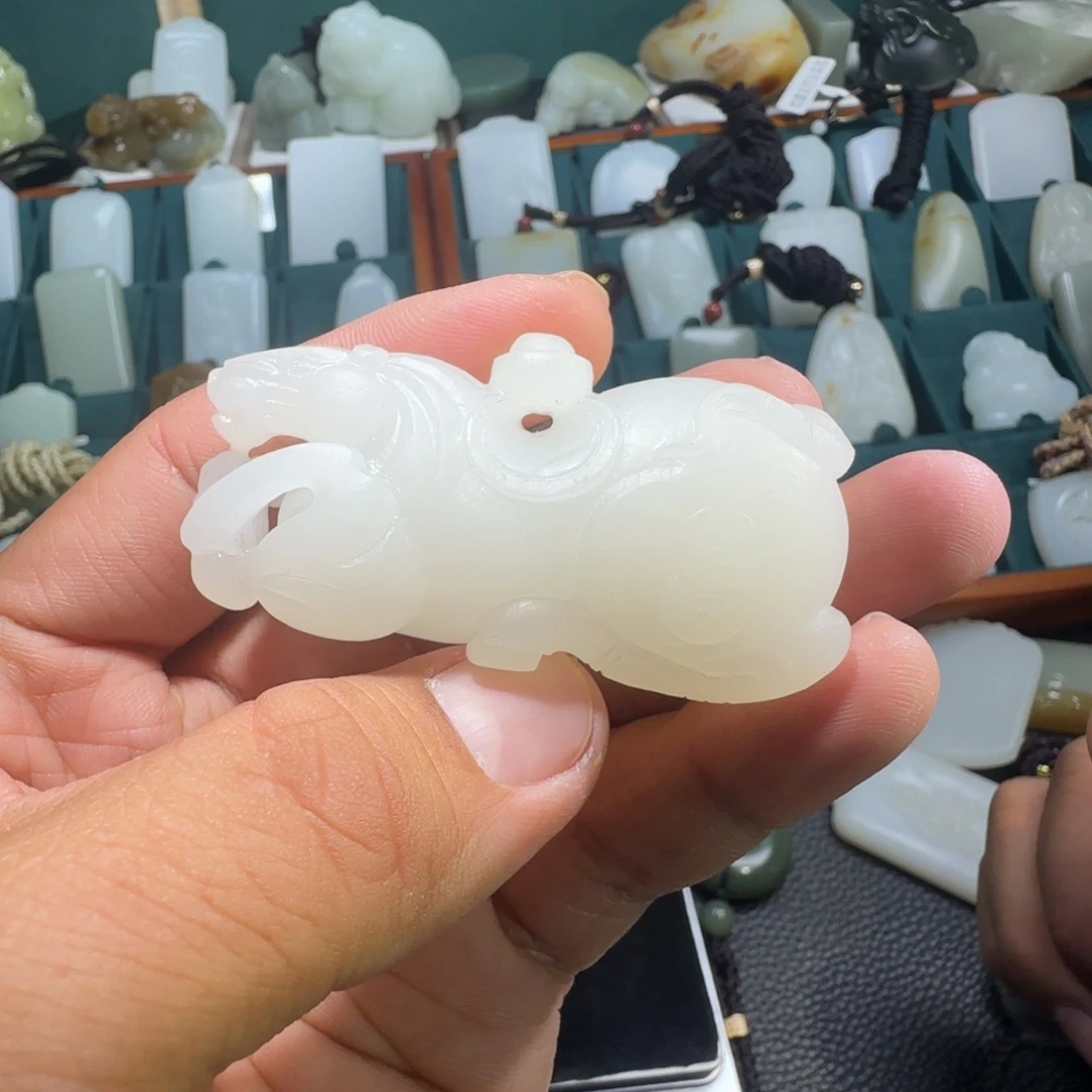 爱****和田玉未镶嵌挂件