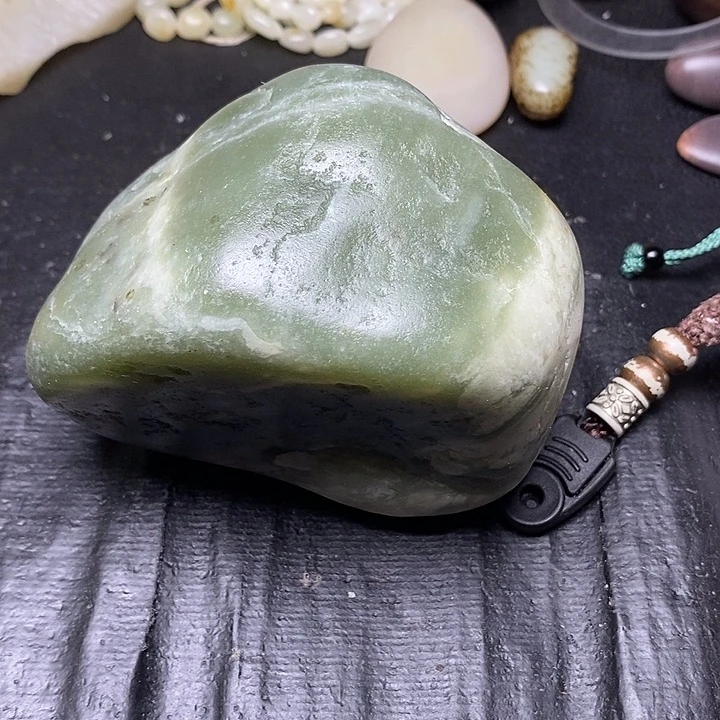 未镶嵌和田玉摆件