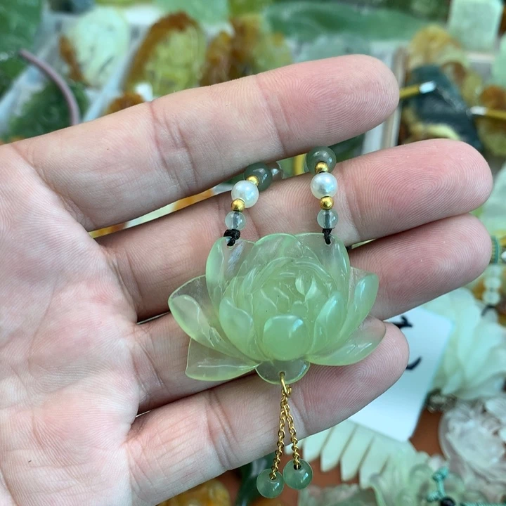 【闪购商品】蛇纹石玉颈饰未镶嵌