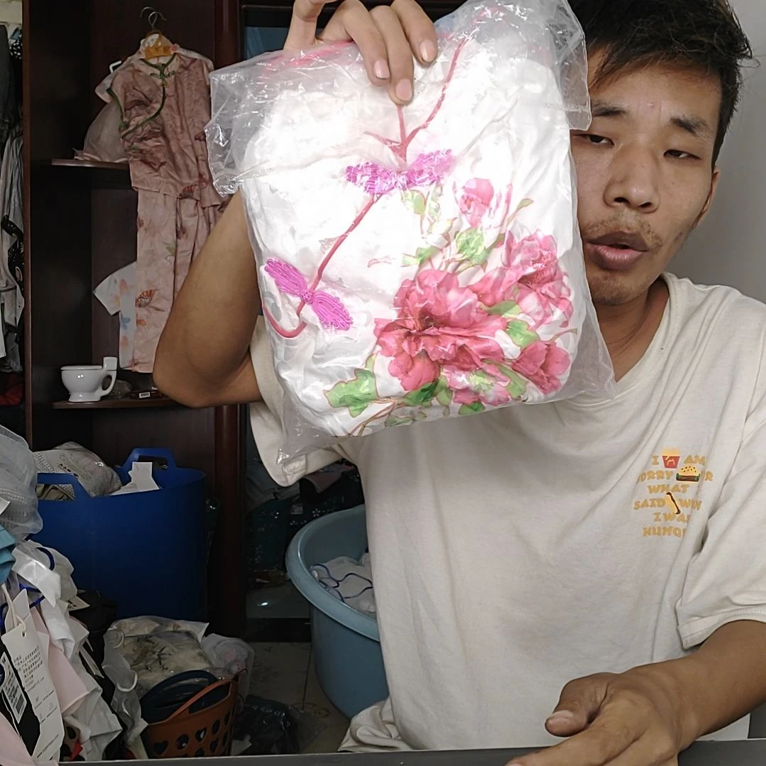 张***华唾沫默默地吐沫星子