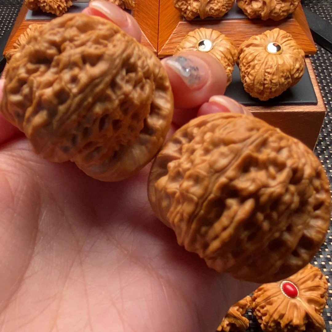 文玩核桃把件43尺寸白狮子