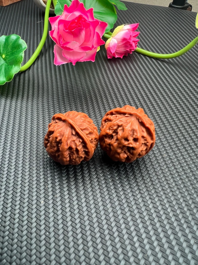 精美文玩核桃  手捻   尺寸以直播间为准，私拍随机发  无运险