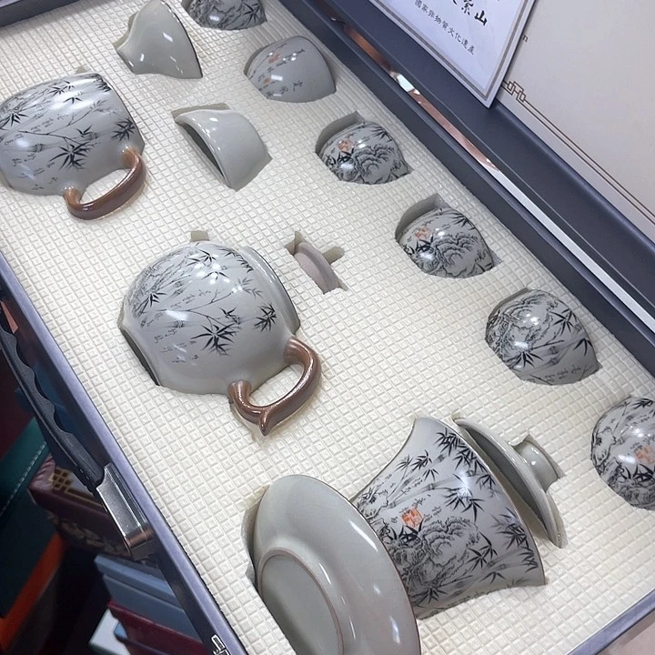 孤品茶具套装等。