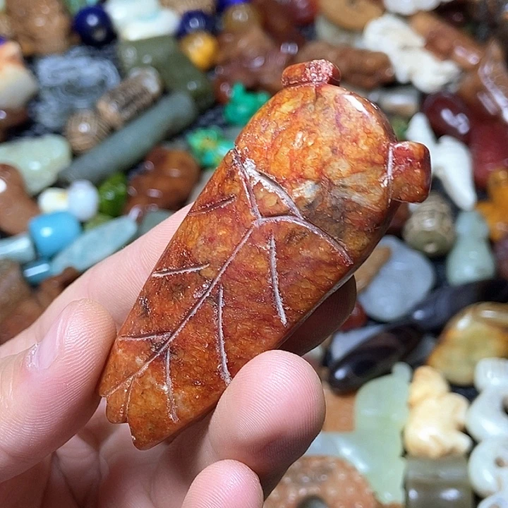 和田玉未镶嵌颈饰有老磕81