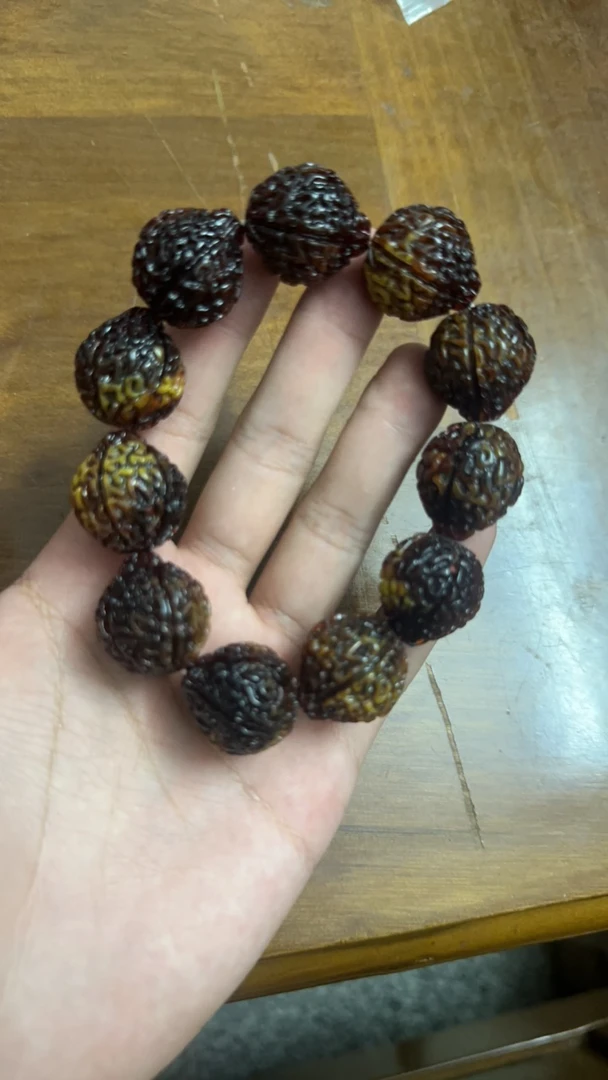 A25    卡20金刚龙涎香手链