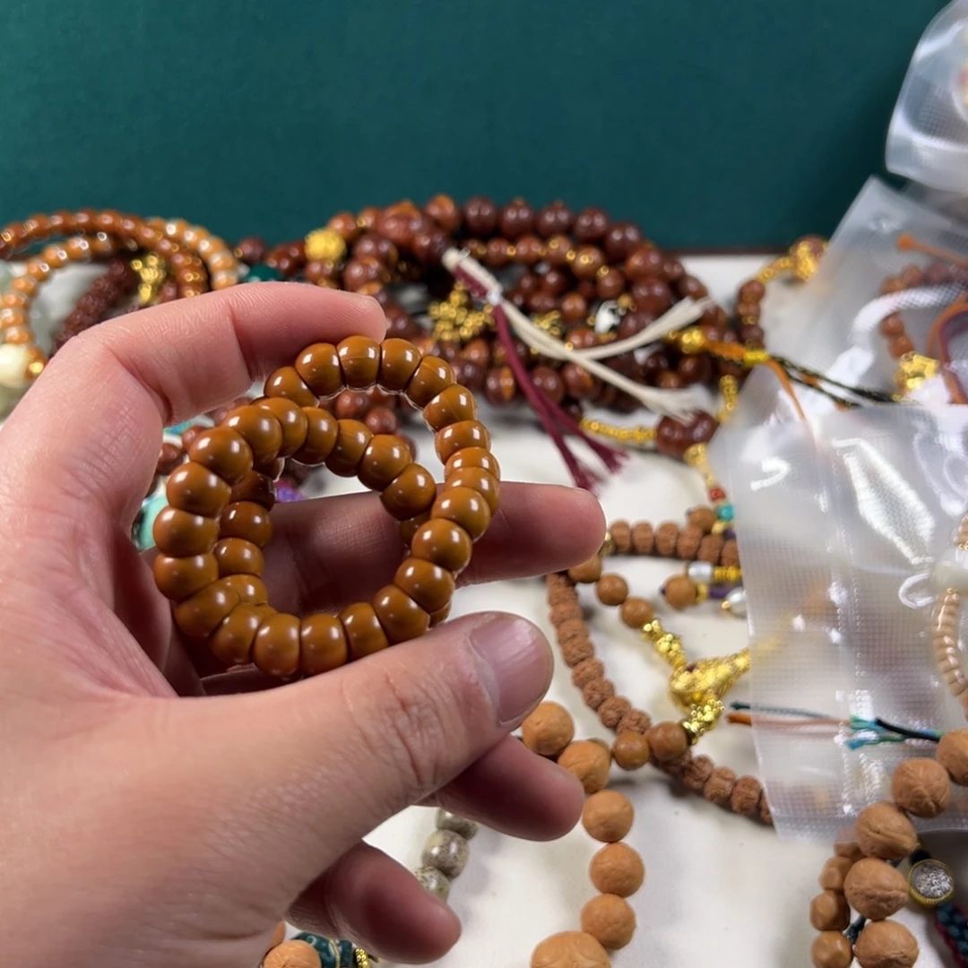 吊坠猴头核桃。。。。。。。。。。。