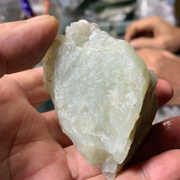 颈饰未镶嵌和田玉（糖玉）