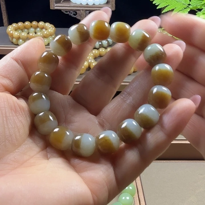 大***散和田玉(糖玉)未镶嵌手链