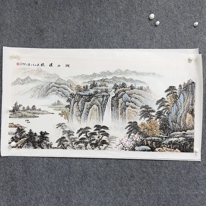 国画湖光环绕山水绘画作品