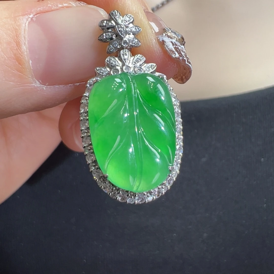 翡翠吊坠(不含链)18K金镶嵌