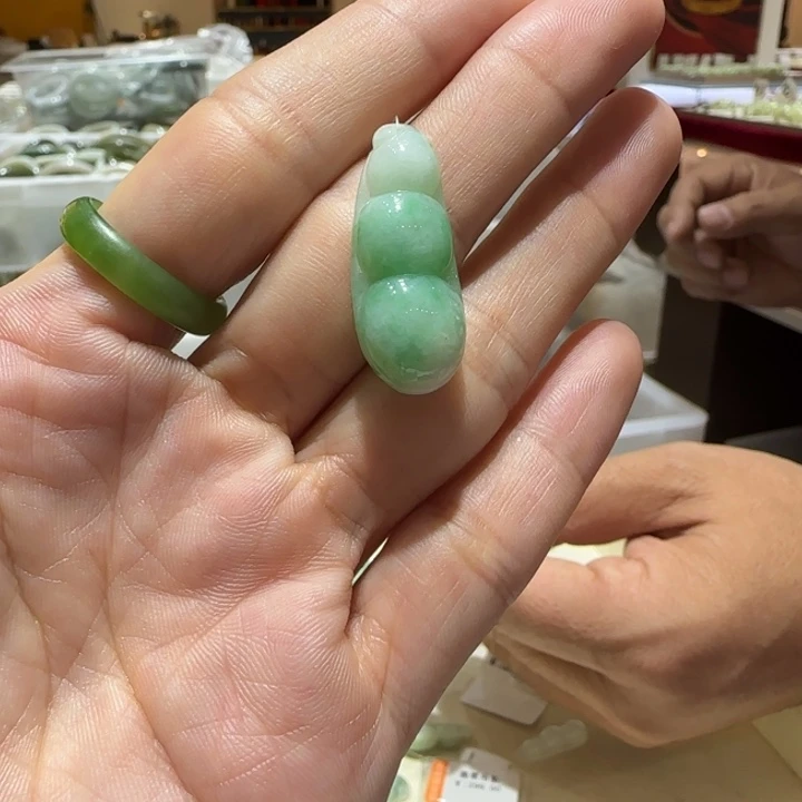 翡翠未镶嵌颈饰620