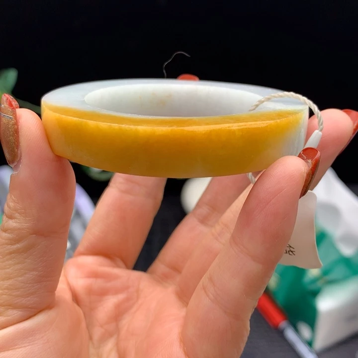 定制翡翠未镶嵌翡翠手镯