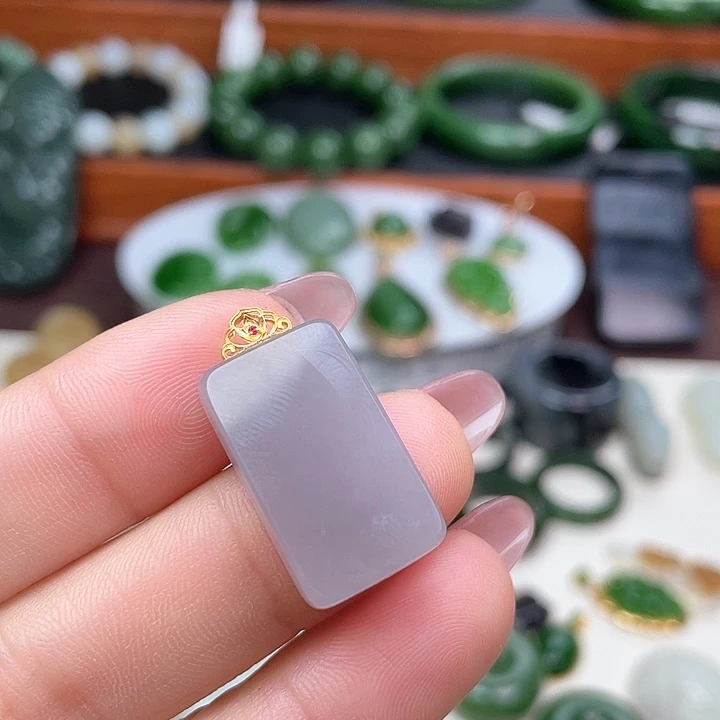 和田玉颈饰18K金镶嵌