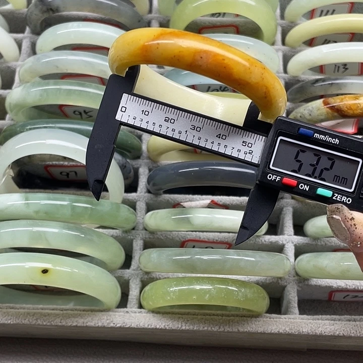 蛇纹石玉未镶嵌手镯120