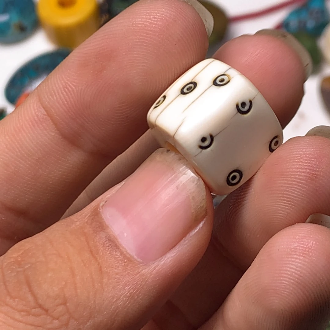 琉璃颈饰藏传小元素