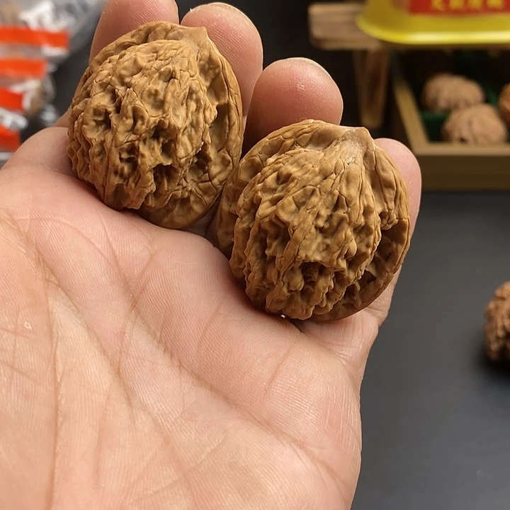 文玩核桃把件文玩核桃，麦穗虎头